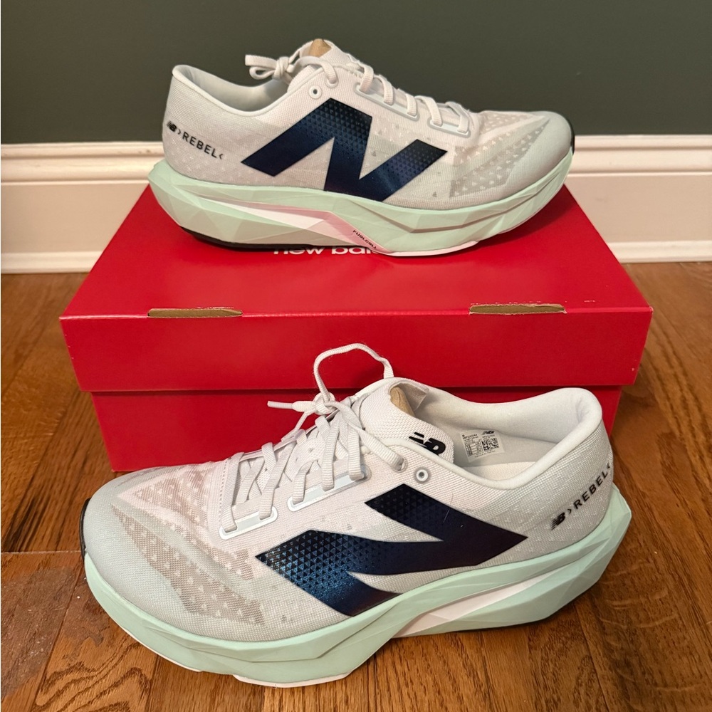 Women’s New Balance FuelCell Rebel v4 Clay Ash, Sz 12 B